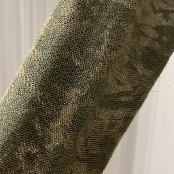 INC International Concept camo burn out long sleeved dress & shoulder appliqué - Picture 3 of 7